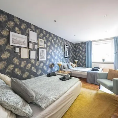 Big Luxury 3br Near Center