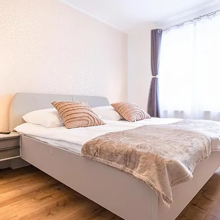 Apartament Charming 1br And 1lr Modern Design Donaustadt