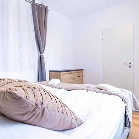 Charming 1br And 1lr Modern Design Donaustadt Viena