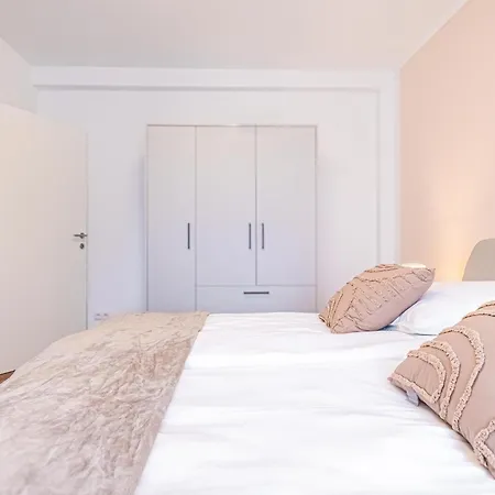Apartament Charming 1br And 1lr Modern Design Donaustadt