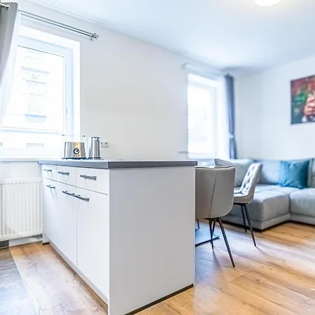 Charming 1br And 1lr Modern Design Donaustadt