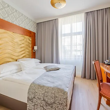 Hotel Josefshof Am Rathaus 4*