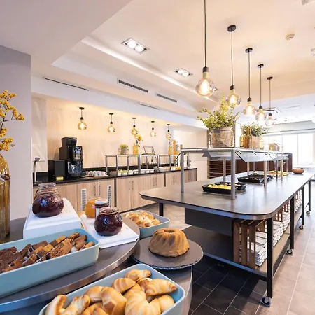 Leonardo Westbahnhof 4*