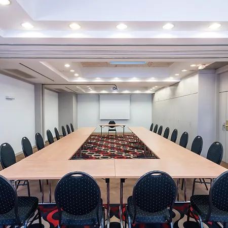 Leonardo Westbahnhof 4* Βιέννη