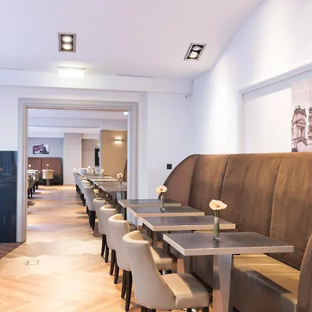 Leonardo Westbahnhof 4* Βιέννη