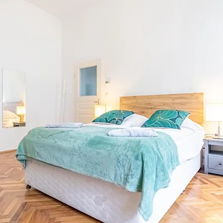 Convenient 3-br Shared Apt, 15 Min To Landstrasse Hub Wien