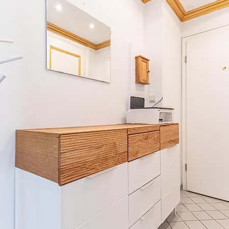 Apartment Convenient 3-br Shared Apt, 15 Min To Landstrasse Hub Wien