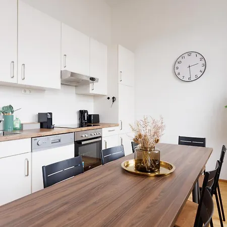 Cozy Center Apartment *