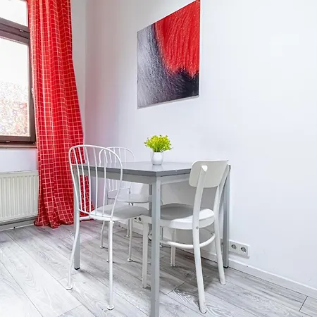Modern Suitable For Longstays Apartment *