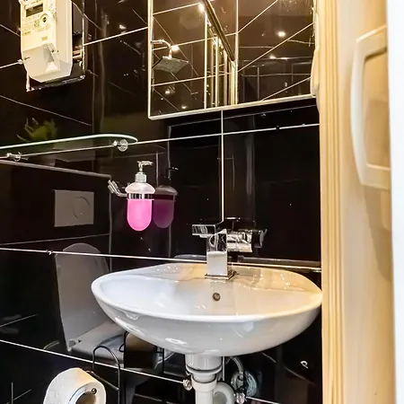 Modern Suitable For Longstays *