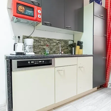 Modern Suitable For Longstays Apartment