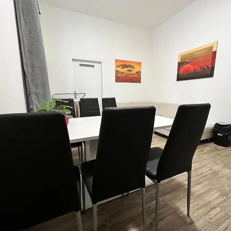 Comfortable 3br Prime Location In Apartment *