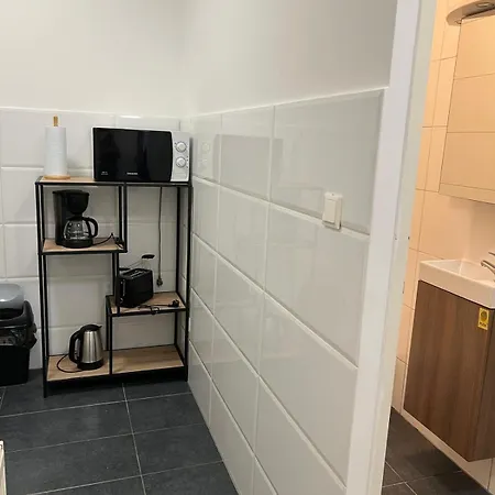 Comfortable 1br 1lr Prime Location Of * Vienna