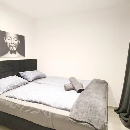 Gazde/Camere de închiriat Comfortable In Akh Area *
