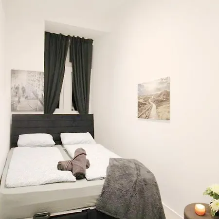 Comfortable In Akh Area Gazde/Camere de închiriat *