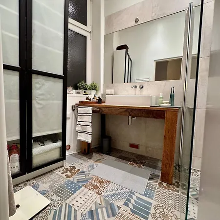 Designer Flat, Fully Furnished & Sunny