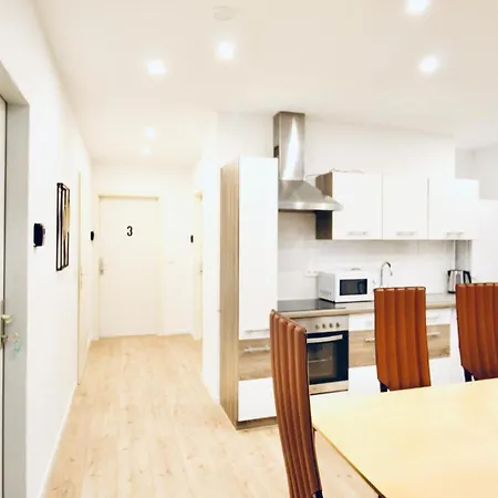 Hostel 6 Min To Amusement Park - Economy In Shared *