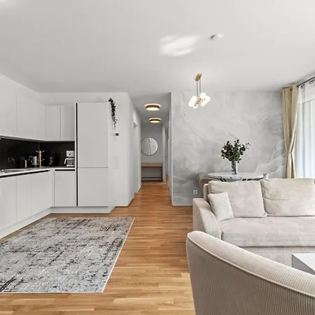 Balkon I Tiefgaragen Parkplatz I 5 Min Zum Einkaufszentrum I Schnelles Wlan *