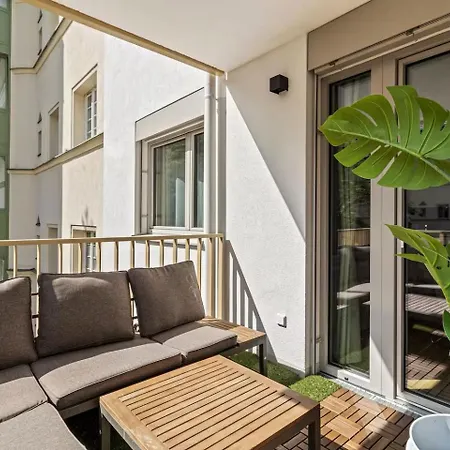 Apartment Balkon I Tiefgaragen Parkplatz I 5 Min Zum Einkaufszentrum I Schnelles Wlan Vienna