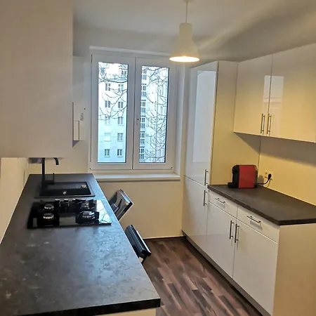 Central - 2 Bdrm Apartment *
