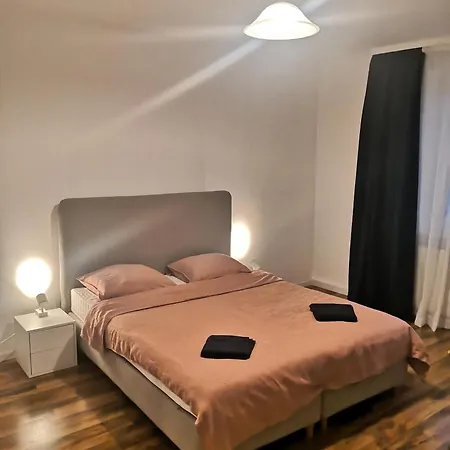 Apartment Central - 2 Bdrm