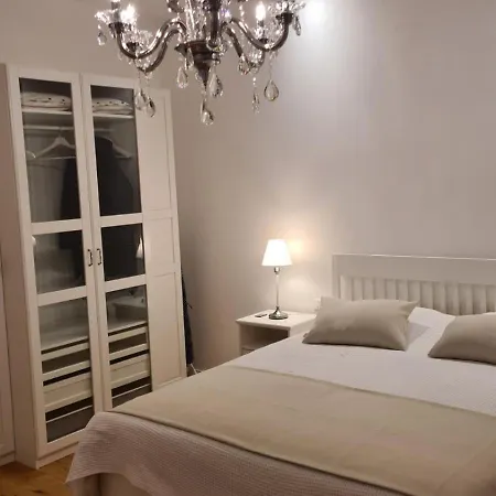 Schoenbrunn Apartmán *