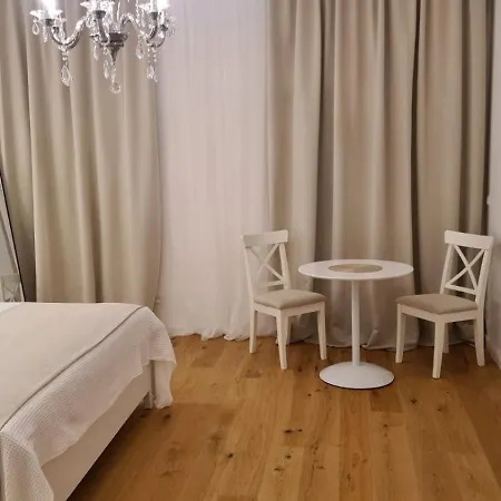 Schoenbrunn Apartmán *