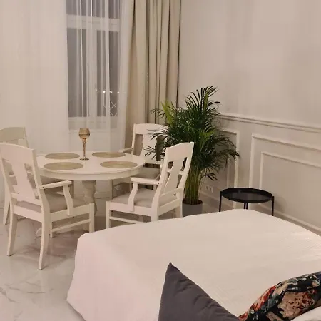 Schoenbrunn Apartmán *