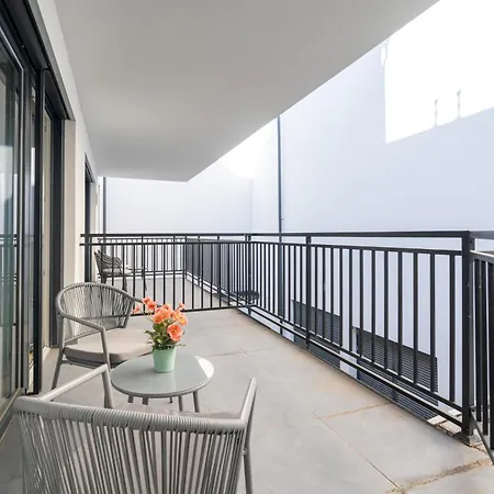 Elegant 1br Balcony Oasis By Hm Apartmán