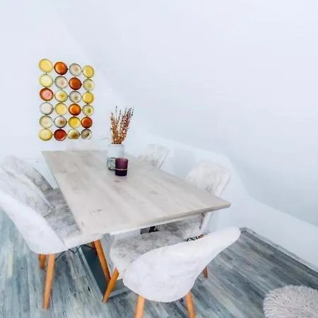 Central 4br Shared With Terrace 10-min Walk To Augarten Appartamento