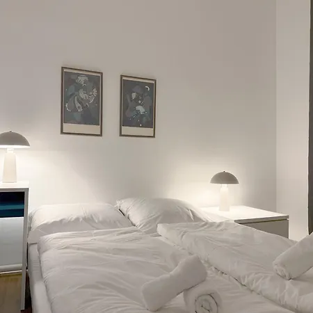 Free Parking & 2 Bedrooms * Vienna