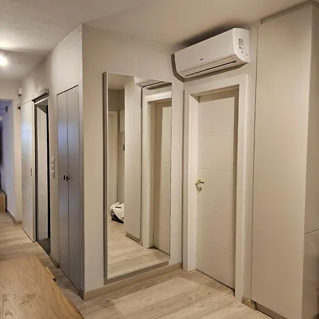 Luxury With Sauna In Center *