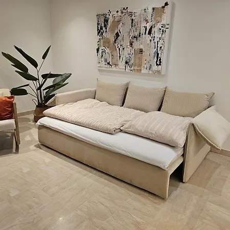 Luxury With Sauna In Center