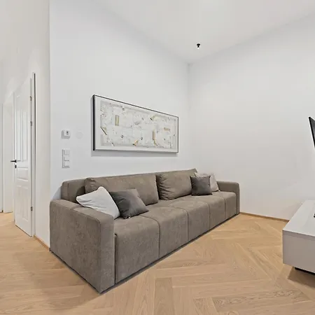 Door No 5 By Gt7 Hospitality Apartmán