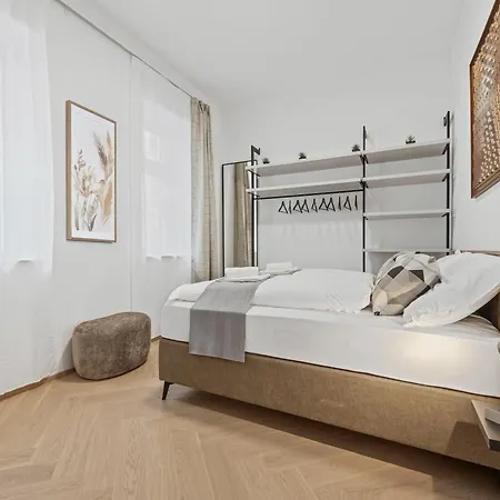 Door No 5 By Gt7 Hospitality Appartement