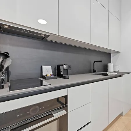 Door No 5 By Gt7 Hospitality