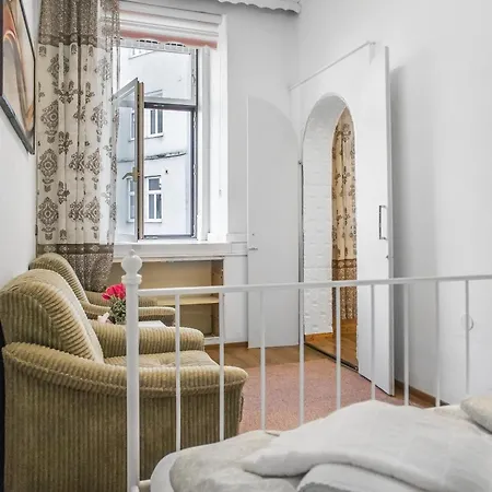 Spacious 2br Near Millennium & Danube Apartment