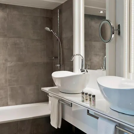 Renaissance Schoenbrunn 4* וינה