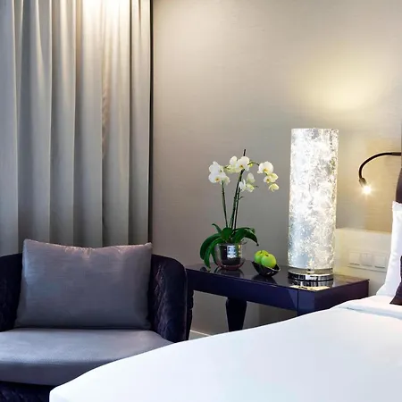 מלון Renaissance Schoenbrunn 4*