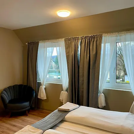 Hostel Nest *