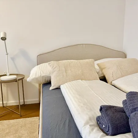 Stylish Modern With Terrace & Free Parking *