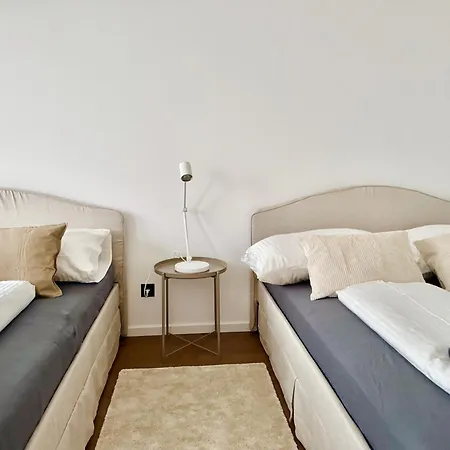 Stylish Modern With Terrace & Free Parking *