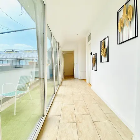 Comfy Central 4-bedroom Shared With Two Levels * Vienna