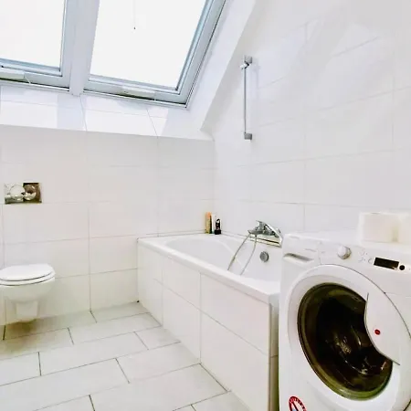 Comfy Central 4-bedroom Shared With Two Levels