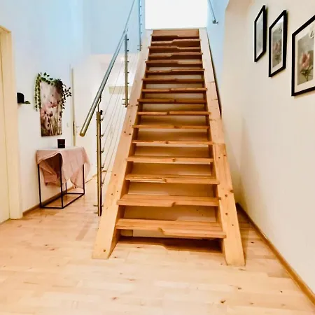 Comfy Central 4-bedroom Shared With Two Levels Apartment *