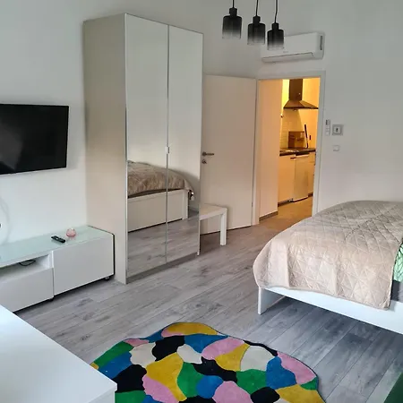 Apartment Urban Hideaway Airport Connection
