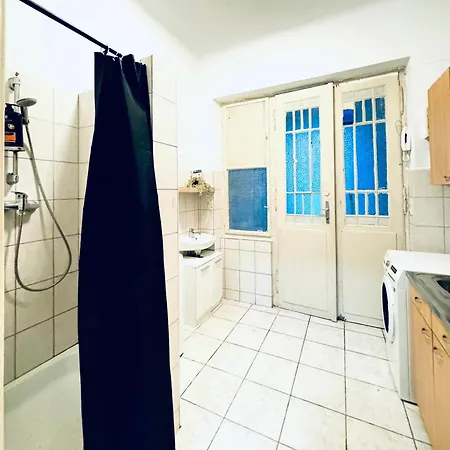 Spacious 2br 10 Mintransport To Stadthalle Apartment