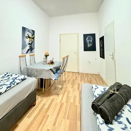 Spacious 2br 10 Mintransport To Stadthalle Apartment *