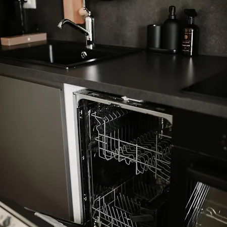 Luxury Apartment *