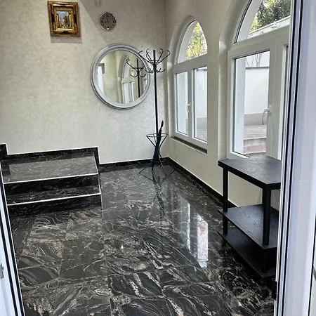 Apartment Schoenbrunn Deluxe Maisonette Vienna
